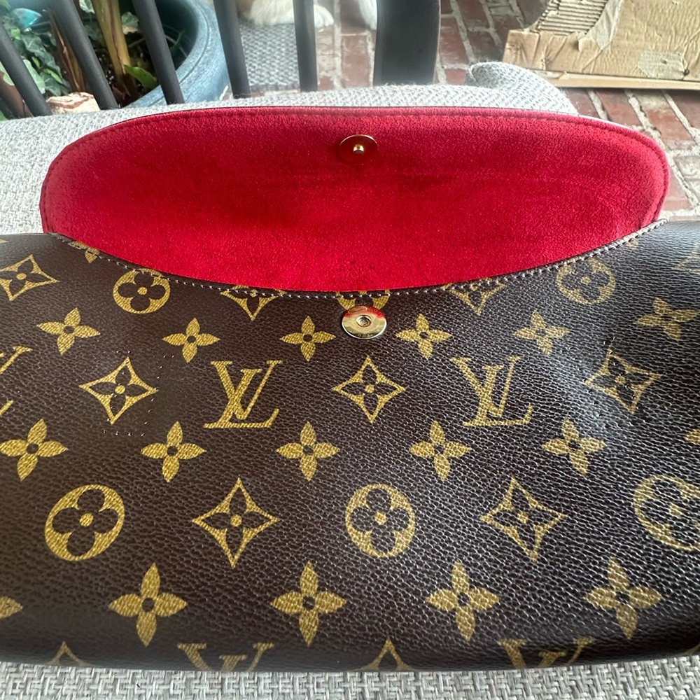 LOUIS VUITTON Authentic Brown Monogram Canvas Bag - Picture 4 of 6